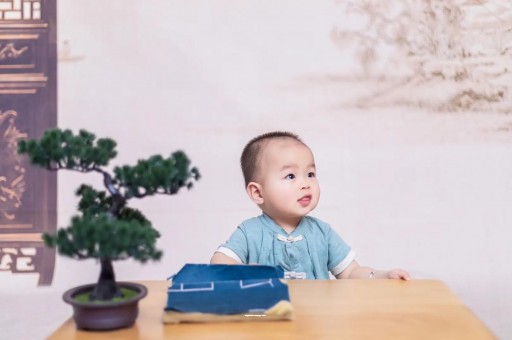 宜阳宝宝总是抠鼻子